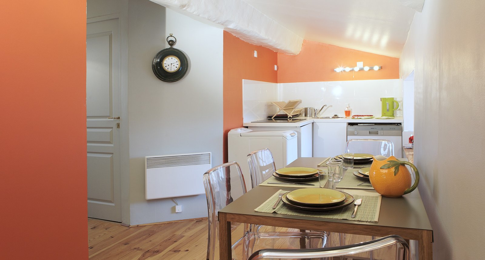 kitchen of the furnished apartment 