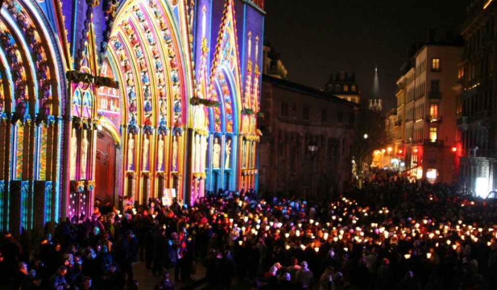 What is the origin of the festival of lights of Lyon ?