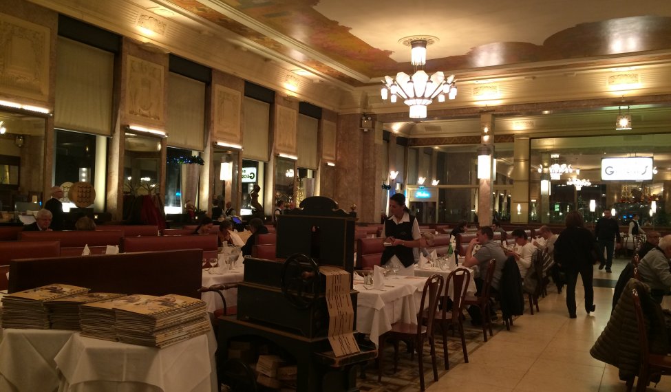 Brasserie Georges et orgue de Barbarie