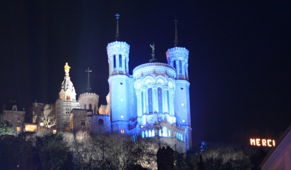 What is the origin of the festival of lights of Lyon ?