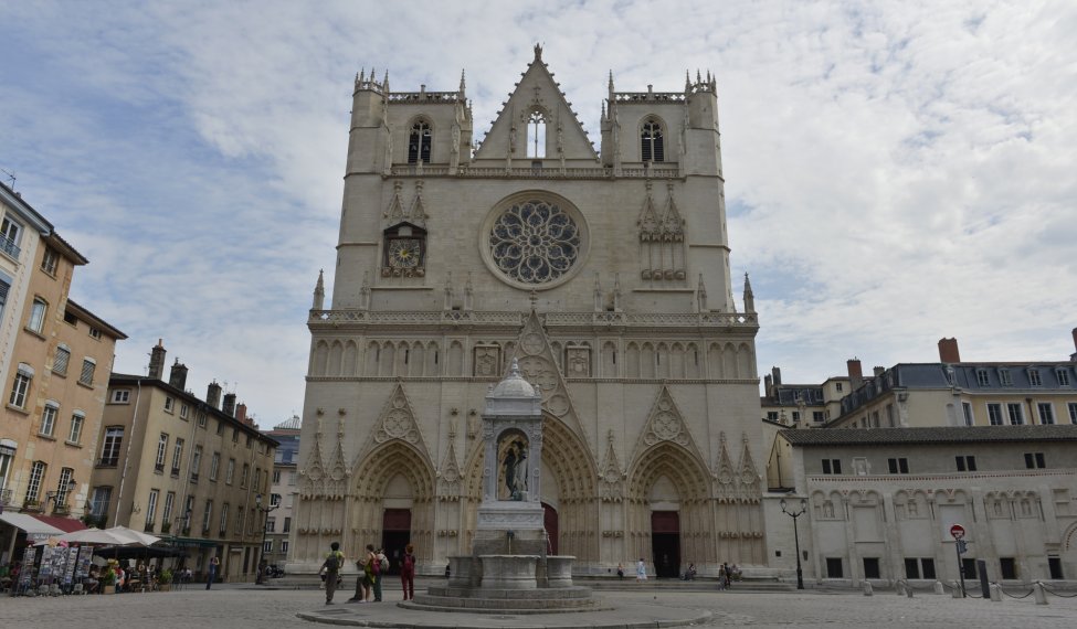 Cathédrale et nos appartements